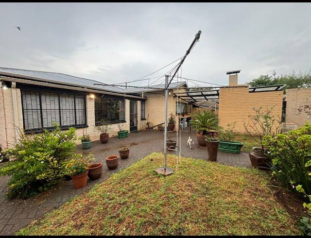 4 BEDROOM HOUSE FOR SALE IN WESTDENE